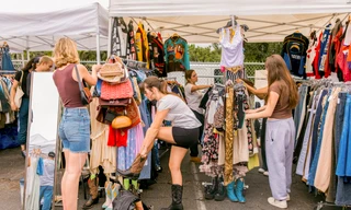 Xu hướng du lịch của giới trẻ năm 2025: Vừa đi khám phá vừa săn đồ vintage