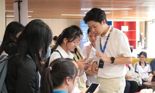 Khắc phục áp lực đổi mới thi vào 10: Teen 2K10 "săn đề" thi thử sát đề thi thật