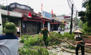 Tuổi trẻ Công an Thái Bình tích cực hỗ trợ người dân phòng, chống bão số 3