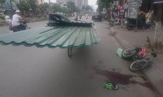 Bé trai 10 tuổi chết thương tâm vì bị tấm tôn cứa cổ