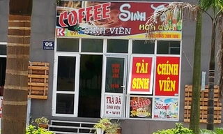 Nhiều quán cầm đồ, cho vay nặng lãi 'núp bóng' quán cafe trong KTX Mỹ Đình. 