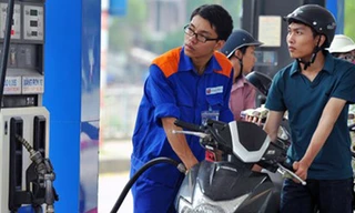 Xăng giảm 341 đồng/lít từ 15h hôm nay