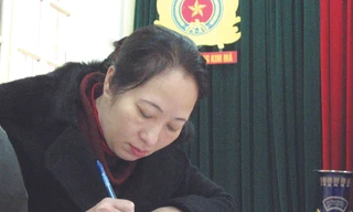 Bà chủ bạo hành ôsin viết tường trình tại cơ quan điều tra