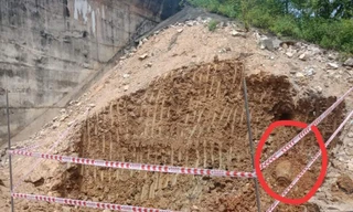 Quả bom được phát hiện nằm sâu dưới hành lang an toàn đường sắt, phát lộ khi thi công.