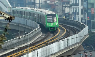 Dự án đường sắt Cát Linh - Hà Đông "chạy nước rút" khi chỉ còn chưa tới 1 tháng để Bộ GTVT hoàn thành và bàn giao cho Hà Nội quản lý, khai thác.