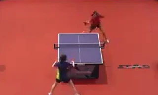 Pha cứu bóng siêu đẳng của tay vợt nữ 14 tuổi