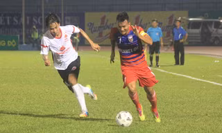 Các cầu thủ tranh tài trong giải đấu lần thứ 15 năm 2014.