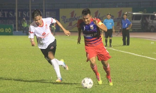 Các cầu thủ tranh tài trong giải đấu lần thứ 15 năm 2014.