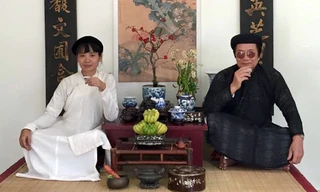 Vợ chồng nhạc sĩ Dương Thụ chụp hình kỷ niệm ở Bắc Ninh nhân dịp Tết.