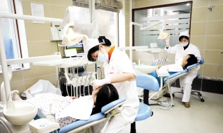 Các chuyên gia khuyến cáo việc mê tín nhổ răng để thay để “đổi vận” là cực kỳ sai lầm và dại dột. Ảnh minh họa.