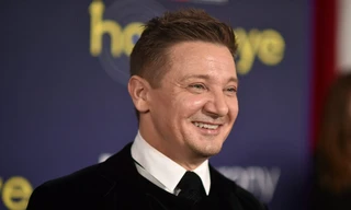 "Hawkeye" Jeremy Renner chính thức xuất viện sau tai nạn nghiêm trọng dịp đầu năm