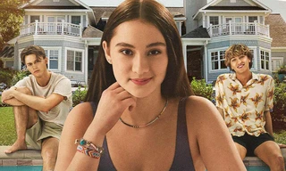 Mùa Hè Thiên Đường: Có gì đặc biệt ở ngôn tình "chị em bạn dì" với "To All The Boys" đình đám?