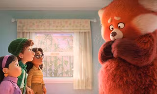 "Turning Red" theo "Black Widow" lên Disney+, liệu có trở thành tổn thất mới của Disney?