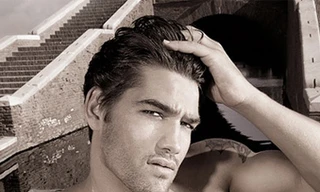 Mỹ nam Ý 'nóng bỏng' trên bộ lịch 2012