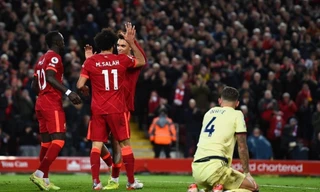 Vỡ vụn ở Anfield, Arsenal đứt mạch bất bại ở Ngoại hạng Anh