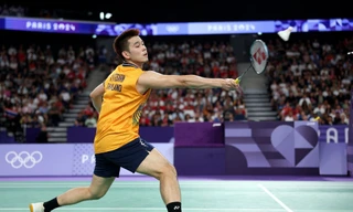 Tay vợt Thái Lan thảm bại trước 'người khổng lồ', vỡ mộng giành HCV cầu lông Olympic Paris 2024