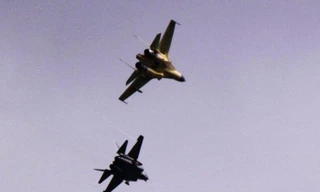 Cận cảnh chuyến bay thử nghiệm của J-31