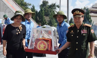 Lễ truy điệu và an táng các hài cốt liệt sĩ