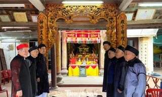 Hội đồng bô lão tại Miếu thờ Thái hoàng Thái hậu Vũ Thị Ngọc Toản