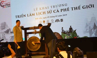 Lãnh đạo tỉnh Đắk Lắk đánh cồng khai trương Triển lãm