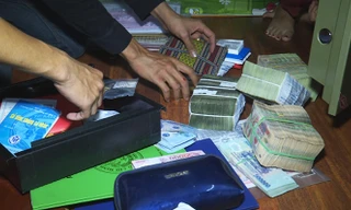 Công an tỉnh đã thu giữ một lượng lớn tiền cờ bạc lô đề cùng nhiều vật chứng