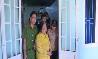 Công an bắt giữ đối tượng Lê Thị Hường