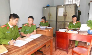 Phòng làm việc đơn sơ của một tổ Cảnh sát hình sự 