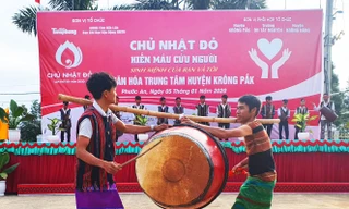 Chủ nhật Đỏ huyện Krông Pắk đúng là ngày hội Nhân Ái của cả 23 dân tộc trên địa bàn