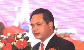 Ông Vương Hồng Lĩnh-Giám đốc Agribank Đắk Lắk phát biểu tại lễ kỷ niệm 30 năm thành lập