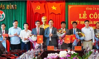 Toàn cảnh buổi lễ công bố công tác cán bộ (ảnh báo Đắk Nông)