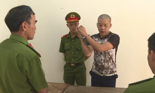 Hiệp tại cơ quan công an