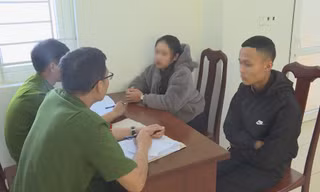 Nhóm học sinh tại cơ quan điều tra