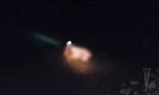 Thi thể nam thanh niên nổi trên mặt hồ