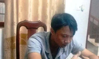 Tuấn tại cơ quan công an