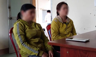 Phụ huynh của 2 học sinh lớp 9 đến trình bày con gái của họ đi chơi không thấy về 