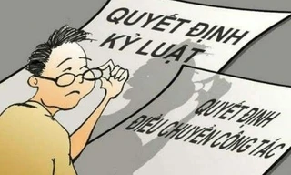 Chủ tịch huyện và cấp phó bị điều động làm chuyên viên