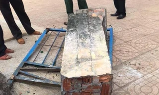 Hiện trường vụ sập cổng khiến học sinh lớp 4 tử vong