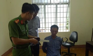 Cơ quan chức năng tiến hành không chế Huyến giải cứu con tin