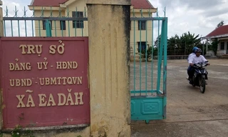 Bên trong trụ sở này là nơi làm việc của ông Chính