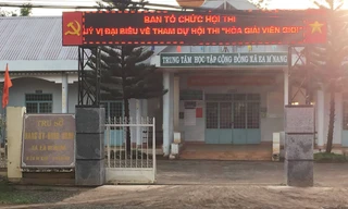 Nơi làm việc của ông Hoa