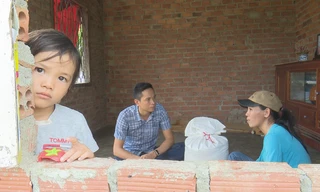 Nhiều hộ dân bị cắt, giảm gạo cứu đói