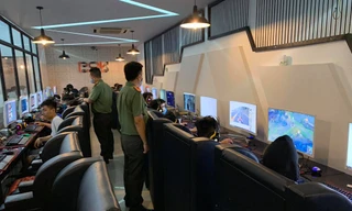 Cơ quan chức năng làm việc với nhóm thanh niên