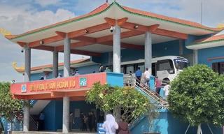 Ngoài tự ý nâng giá, mỗi ca hoả táng phải nộp thêm tiền phí là 500 nghìn đồng cho Thuỷ và nhóm đàn em - Ảnh: Hoàng Long