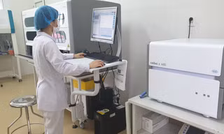 Hệ thống máy Realtime PRC 480 của hãng Roche Thuỵ Sỹ) được Thái Bình các tỉnh mua với giá gần 6 tỷ đồng - Ảnh: Hoàng Long