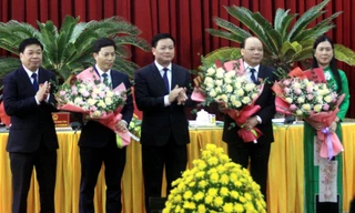 Chủ tịch UBND tỉnh Thái Bình chúc mừng tân Phó Chủ tịch HĐND, 2 tân Phó Chủ tịch UBND tỉnh - Ảnh: Hoàng Long