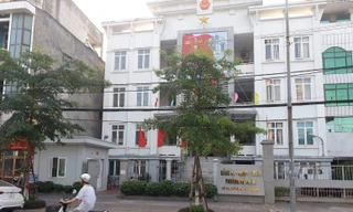 Trụ sở phường Đề Thám, nơi xảy ra vụ việc cán bộ phường dâm ô với trẻ em - Ảnh: Hoàng Long