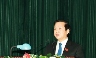 Thủ tướng Chính phủ phê chuẩn ông Phạm Quang Ngọc làm Chủ tịch UBND tỉnh Ninh Bình, nhiệm kỳ 2016-2021. Ảnh: Hoàng Long