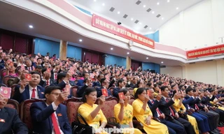 Lúc 2 giờ ngày 20/9, Đại hội Đảng bộ tỉnh Hà Nam lần thứ XX bắt đầu khai mạc. Ảnh: Hoàng Long 