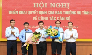 Ông Vũ Đức Hằng (thứ 4, từ trái sáng) được bổ nhiệm làm Trưởng ban Tổ chức Tỉnh uỷ Thái Bình - Ảnh: Hoàng Long