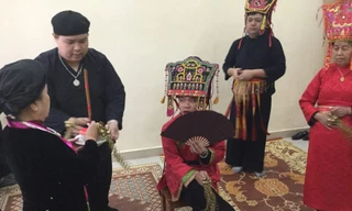 Các nghi lễ cúng thần được các Thầy Mo, Thầy Tào hành lễ chu đáo trong ngày xuân. Ảnh: Duy Chiến